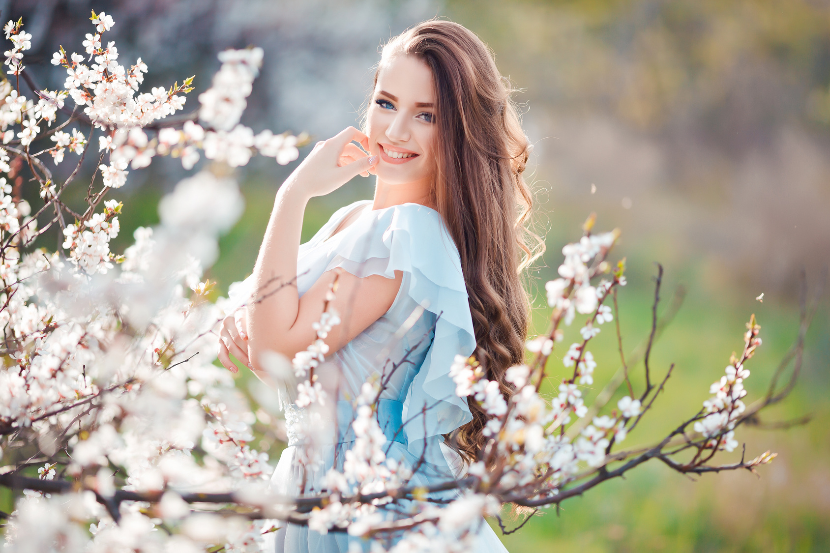 Spring smile. Девушка весной. Счастливой весны.